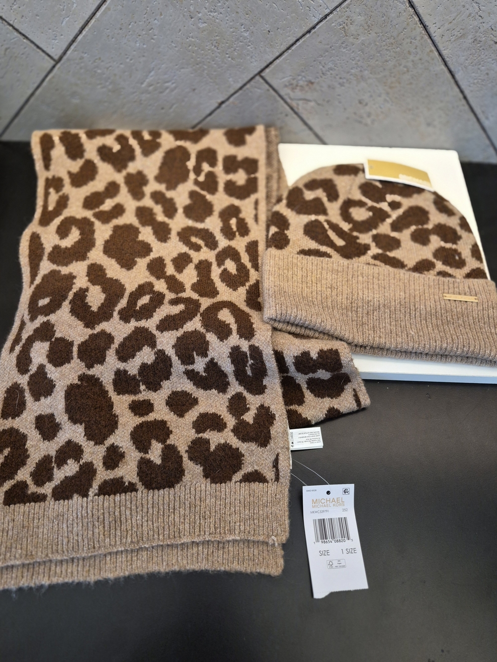 NWT Michael Kors Leopard Print Beanie & Scarf Set - Brown